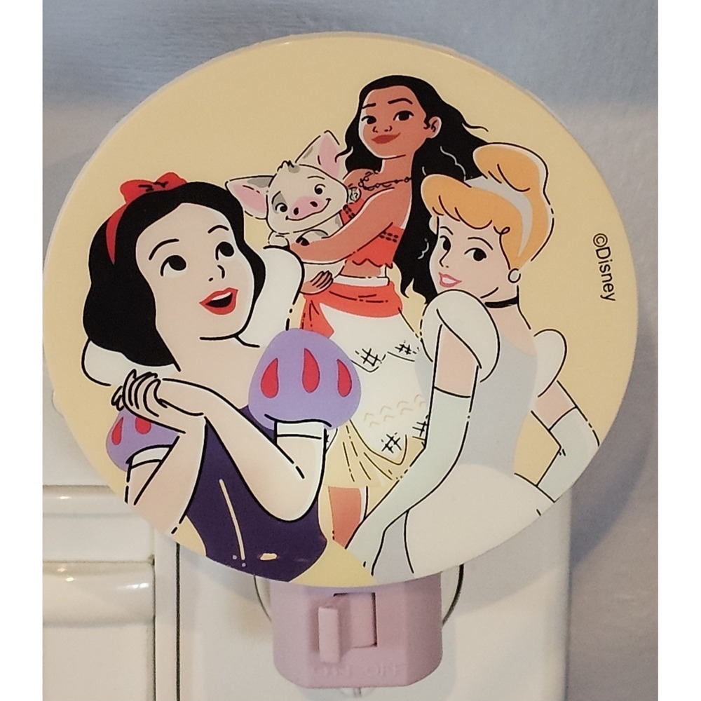 NEW Disney Princesses LED Night Light w/ Manual On/Off Switch Moana Snow White